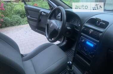 Седан Opel Astra 2008 в Надвірній