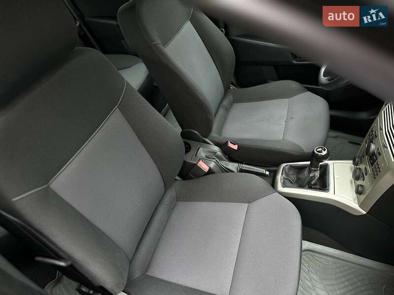 Седан Opel Astra 2008 в Черновцах