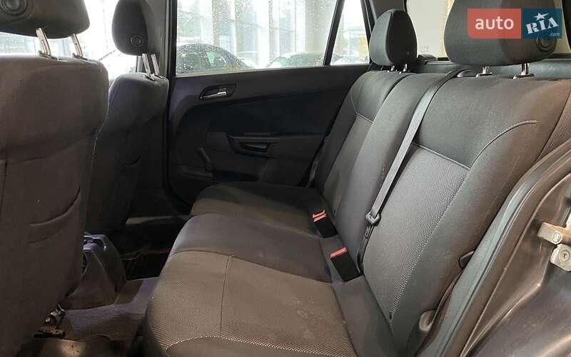 Универсал Opel Astra 2010 в Шептицькому