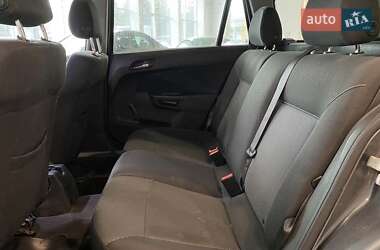 Універсал Opel Astra 2010 в 