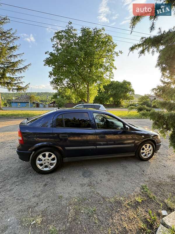 Хэтчбек Opel Astra 2001 в Могилев-Подольске