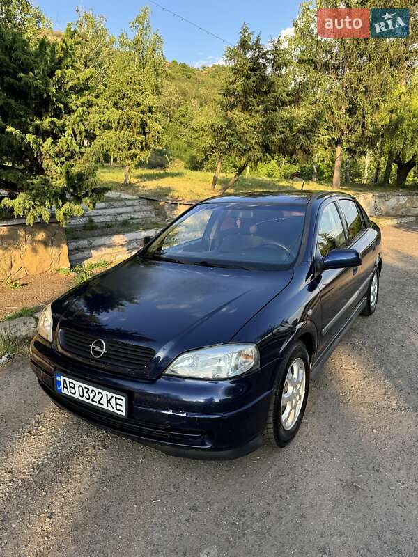 Хэтчбек Opel Astra 2001 в Могилев-Подольске