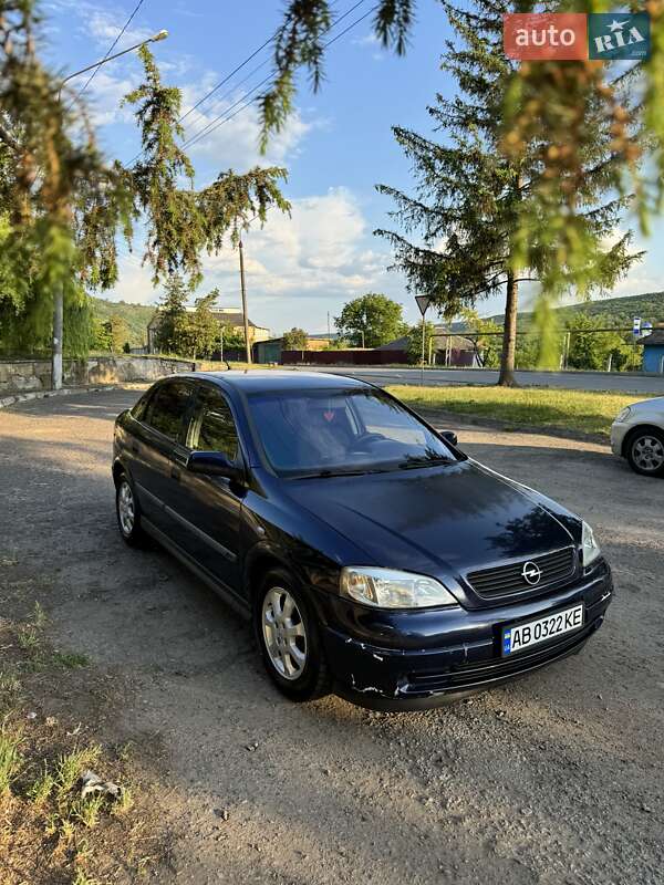 Хэтчбек Opel Astra 2001 в Могилев-Подольске