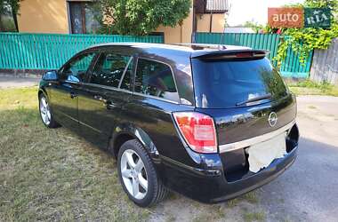 Универсал Opel Astra 2010 в 