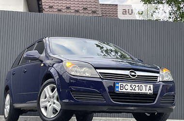 Универсал Opel Astra 2012 в Дрогобыче