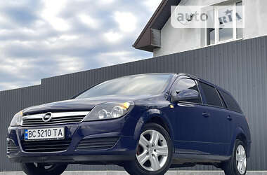 Универсал Opel Astra 2012 в Дрогобыче