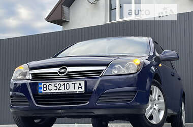 Универсал Opel Astra 2012 в Дрогобыче