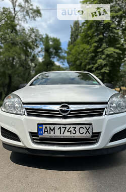 Універсал Opel Astra 2009 в Звягелі