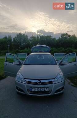 Хэтчбек Opel Astra 2007 в 