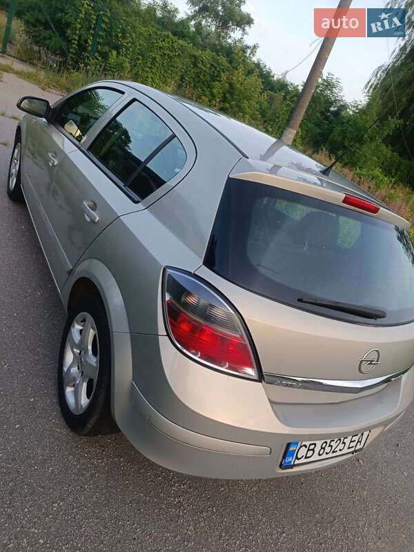 Хэтчбек Opel Astra 2007 в Чернигове