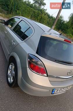 Хэтчбек Opel Astra 2007 в 