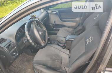 Седан Opel Astra 2006 в 