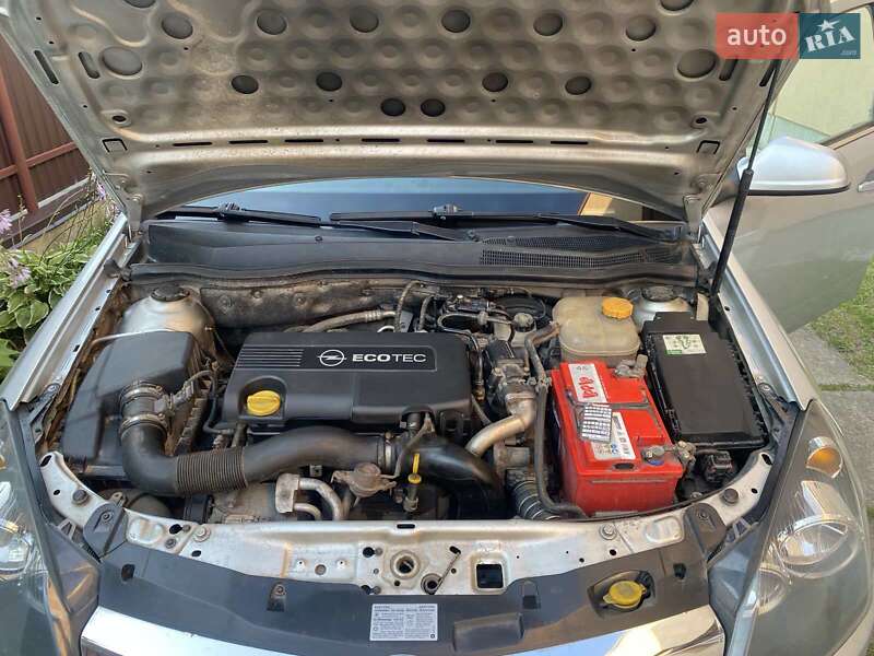 Универсал Opel Astra 2010 в Львове