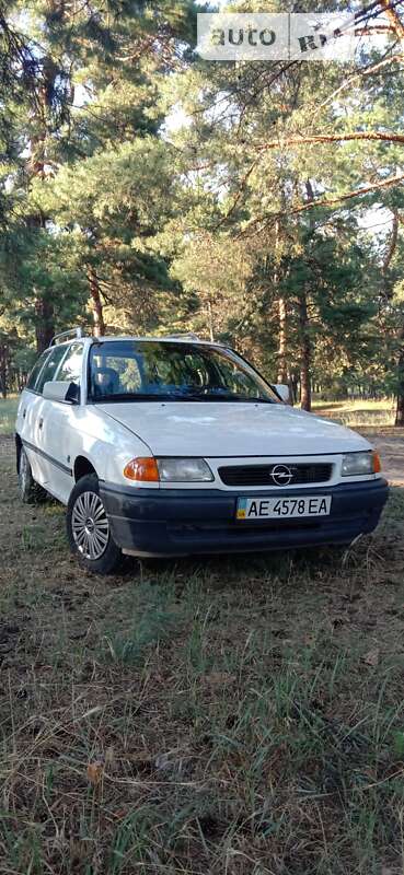 Універсал Opel Astra 1994 в Дніпрі