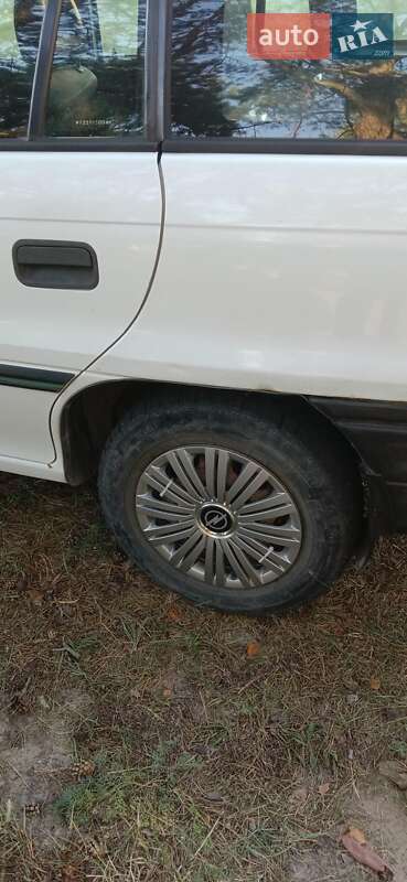 Універсал Opel Astra 1994 в Дніпрі