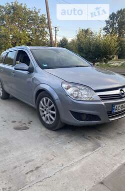 Универсал Opel Astra 2008 в Валках