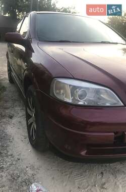 Седан Opel Astra 2000 в Сваляве