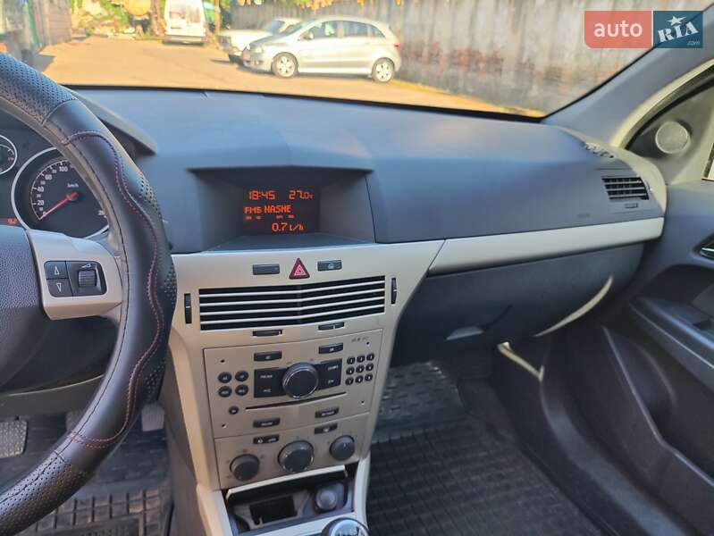 Универсал Opel Astra 2007 в Ровно