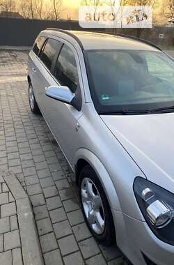 Универсал Opel Astra 2010 в Ивано-Франковске