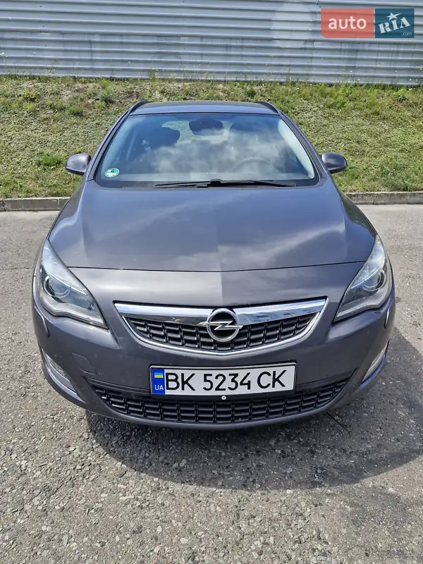 Opel Astra 2012