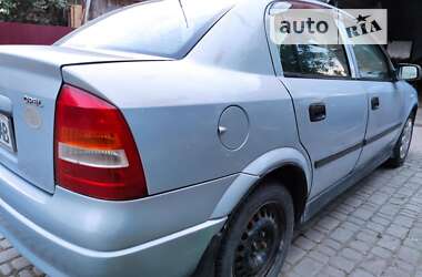 Седан Opel Astra 2004 в Золочеві