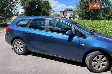 Универсал Opel Astra 2013 в 