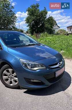 Универсал Opel Astra 2013 в 