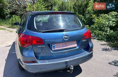 Универсал Opel Astra 2013 в 