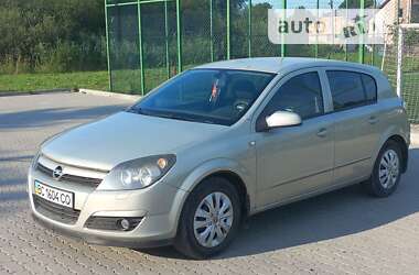 Хэтчбек Opel Astra 2005 в Львове