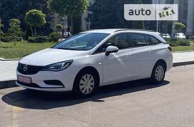 Універсал Opel Astra 2018 в Житомирі