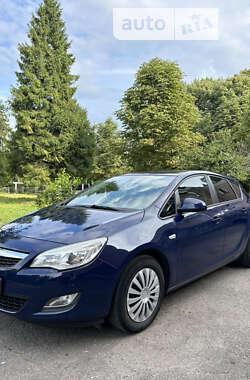 Хэтчбек Opel Astra 2010 в Калуше