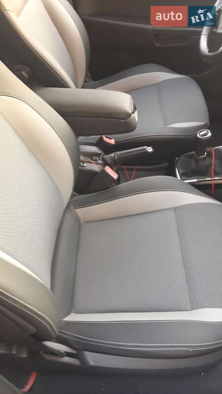 Універсал Opel Astra 2010 в Бердичеві