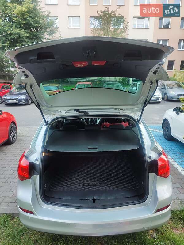 Універсал Opel Astra 2011 в Хмельницькому