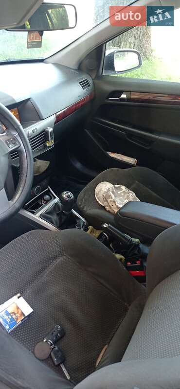 Универсал Opel Astra 2004 в Житомире