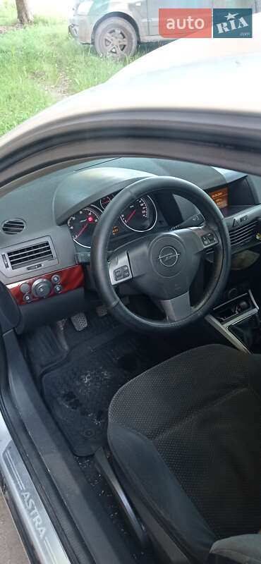 Универсал Opel Astra 2004 в Житомире