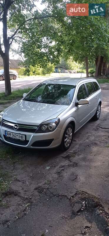 Универсал Opel Astra 2004 в Житомире