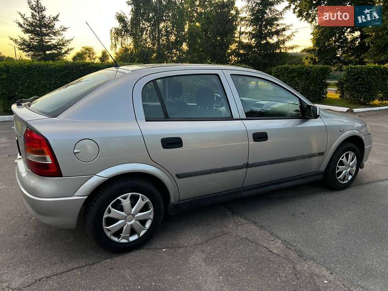 Хетчбек Opel Astra 2000 в Ємільчиному