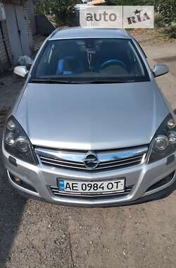 Універсал Opel Astra 2009 в Дніпрі