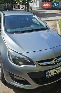 Универсал Opel Astra 2015 в Полтаве