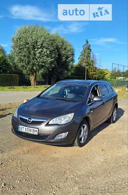 Універсал Opel Astra 2011 в Львові