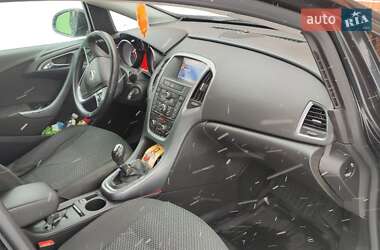 Универсал Opel Astra 2012 в 