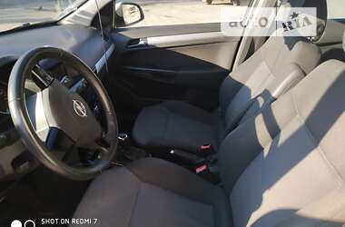 Універсал Opel Astra 2010 в Кам'янець-Подільському