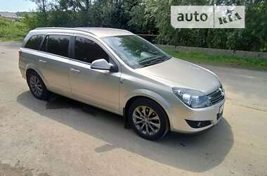 Универсал Opel Astra 2010 в Львове