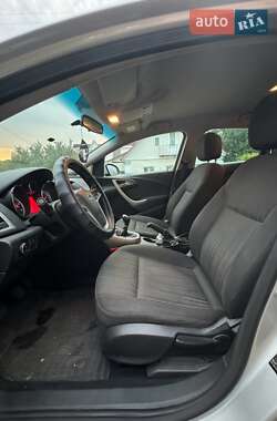 Универсал Opel Astra 2011 в 