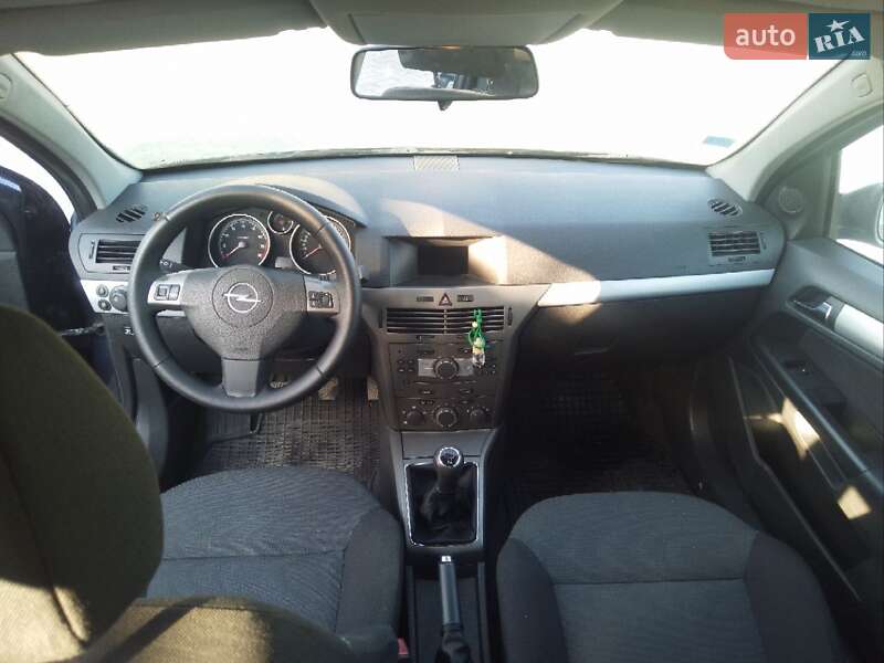 Хэтчбек Opel Astra 2006 в Виннице