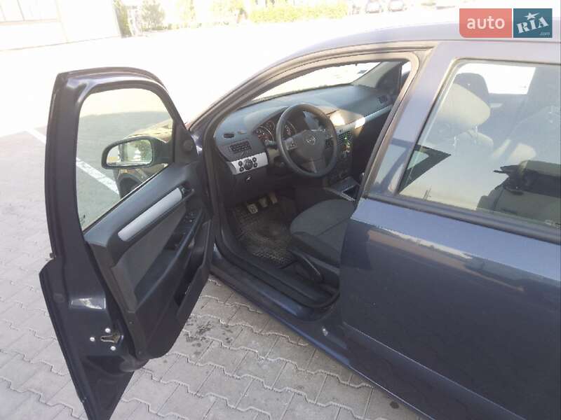 Хэтчбек Opel Astra 2006 в Виннице
