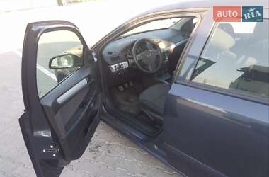 Хэтчбек Opel Astra 2006 в 