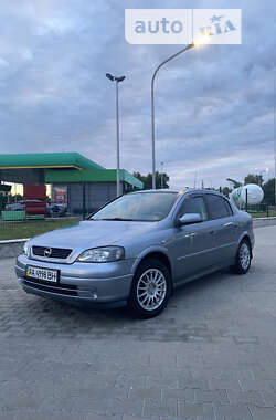 Седан Opel Astra 2006 в Киеве