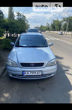 Седан Opel Astra 2004 в Киеве