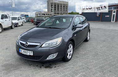 Универсал Opel Astra 2011 в Львове